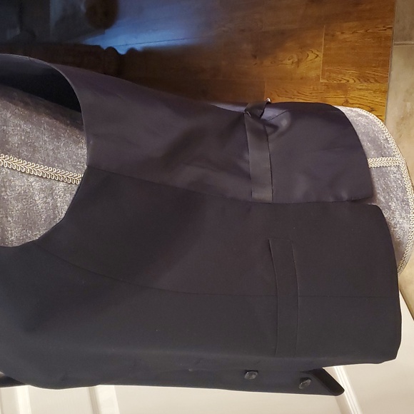 Navy Button-Up Vest - Picture 4 of 10